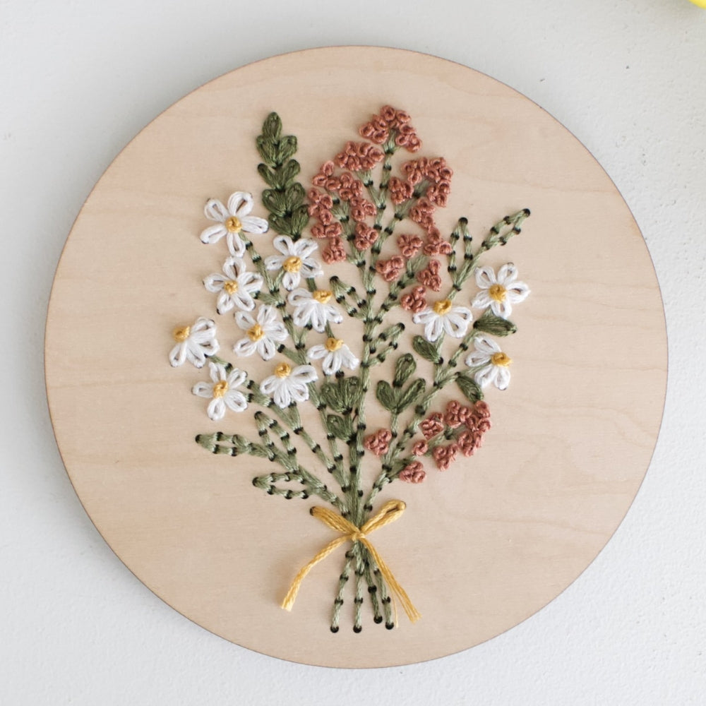 Daisy-bouquet-embroidery-board