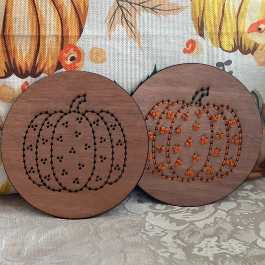 embroidery-wood-pumpkin-autumn-fall